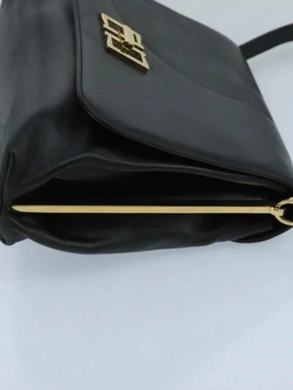Salvatore Ferragamo Shoulder Bag Leather Black Gold Auth am7272